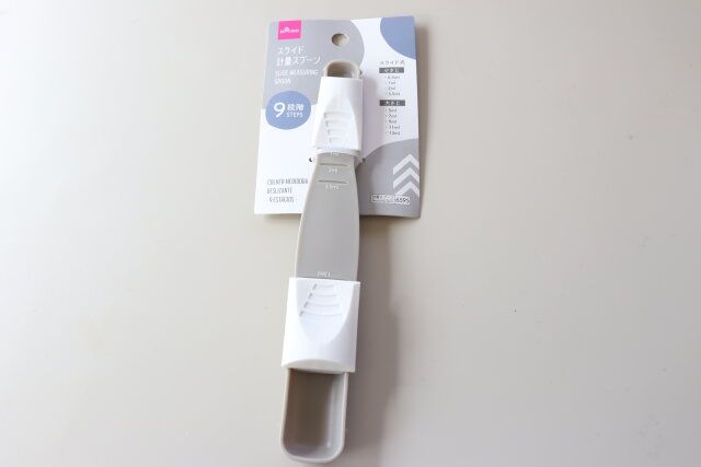 ダイソー スライド計量スプーン（9段階） 商品タグ