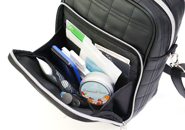 エゴイスト付録ショルダーバッグ フロントポケット実用例