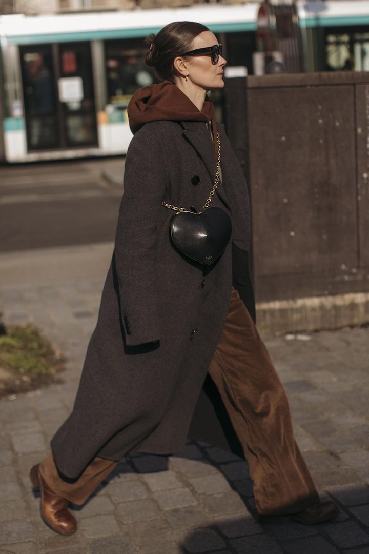 画像: ブラウンコーデもほっこりしない！