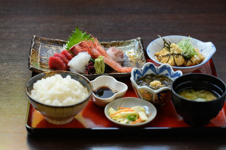 金沢おでんや郷土料理を金沢駅で味わえる♪ 老舗の「季節料理 おでん 黒百合」