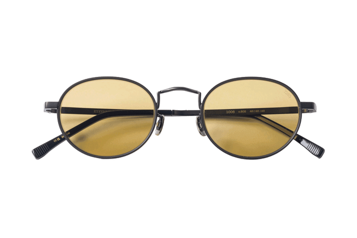 〈アイヴァン 7285〉のアイウェア