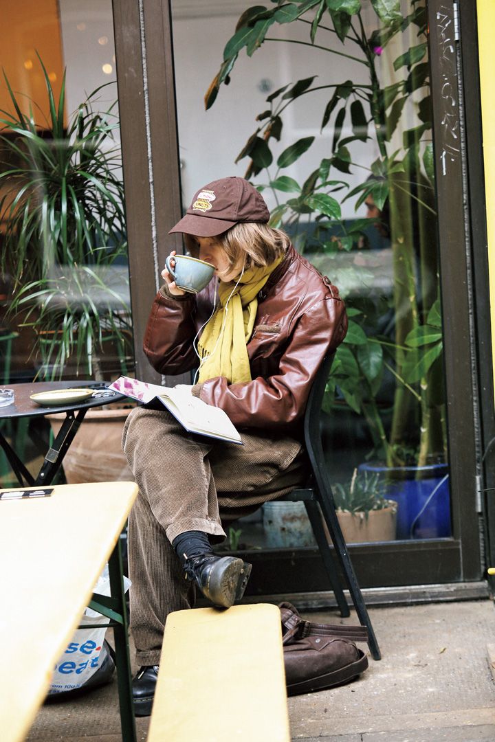 さすがロンドンガール！レザー、柄物、シンプルどれもおしゃれなコーデ