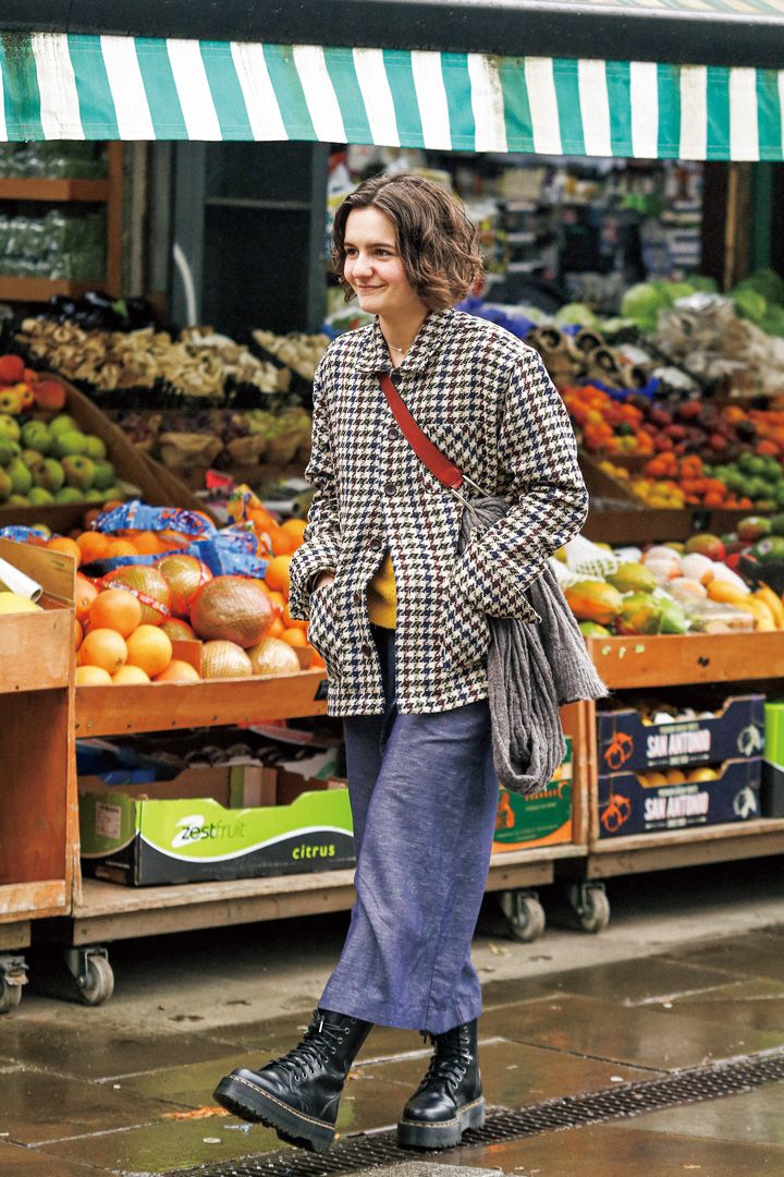 さすがロンドンガール！レザー、柄物、シンプルどれもおしゃれなコーデ