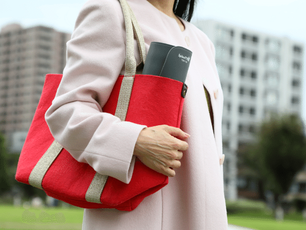 冬のキャンプ飯を超快適に！薄型保温マットが日常使いにも便利すぎる！