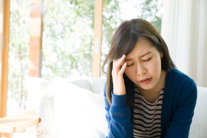 かみ合わせが悪くなると頭痛やめまいなどの原因に？