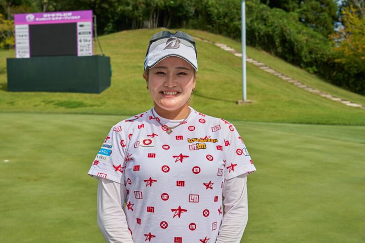 体重移動が苦手な人は真似してみて！ツアー優勝女子プロのスイングを解説