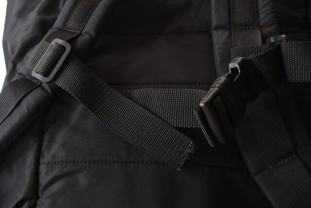 ダイソーのリュックのチェストベルトに使える便利グッズ