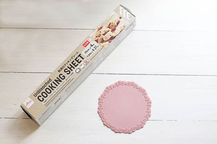 シリコーンマットとクッキングシート
