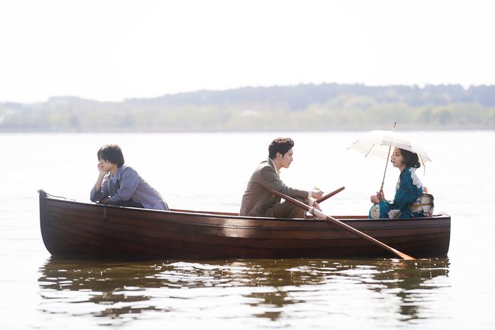 後に小林秀雄は、自身の青春期を「奇妙な三角関係」と振り返っている