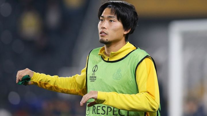 日本代表DFの写真がエモすぎる！所属クラブがあの名門と対戦前に少年期の写真を掲載