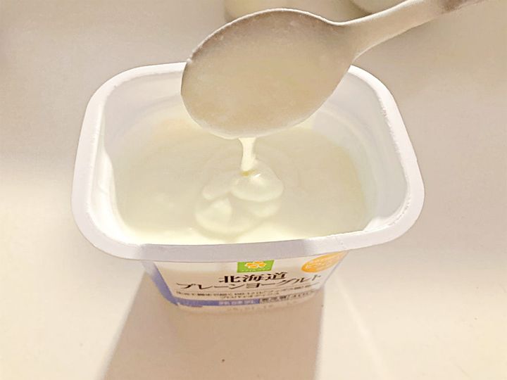 ヨーグルトを混ぜる様子