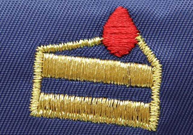 ヘアメイクが考えたミニマムコスメポーチ 刺繍デザイン