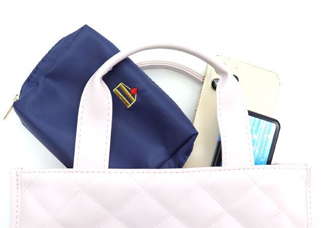 ヘアメイクが考えたミニマムコスメポーチ 小さめバッグにもすっぽり入る