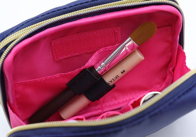 ヘアメイクが考えたミニマムコスメポーチ ブラシホルダー