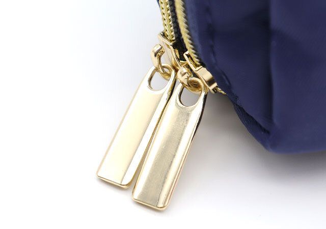 ヘアメイクが考えたミニマムコスメポーチ ゴールドファスナー