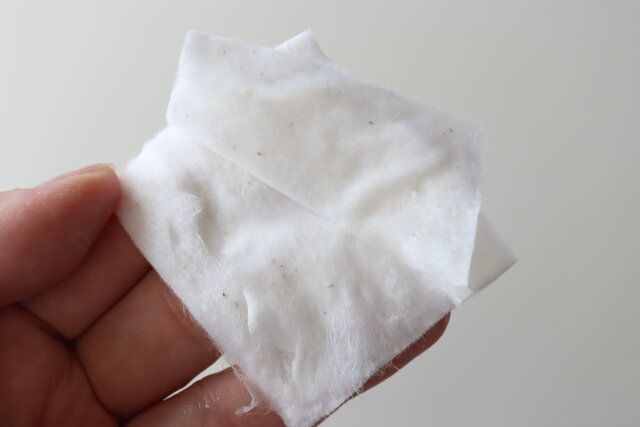 ダイソー コットンパフ（大容量タイプ、150枚、5cm×6cm） 割ける