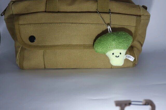 ダイソーの明るい充電式COBライト ベージュ