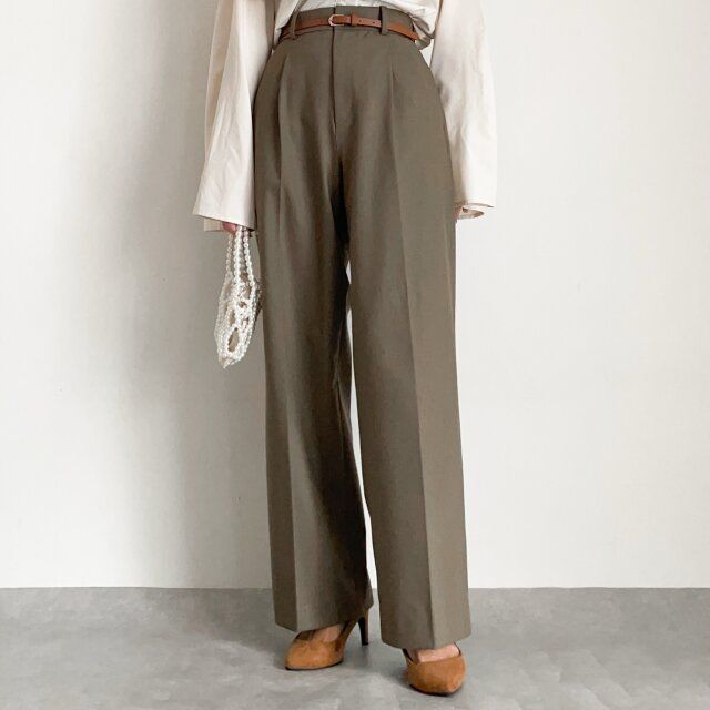 ユニクロ タックワイドパンツ OLIVE