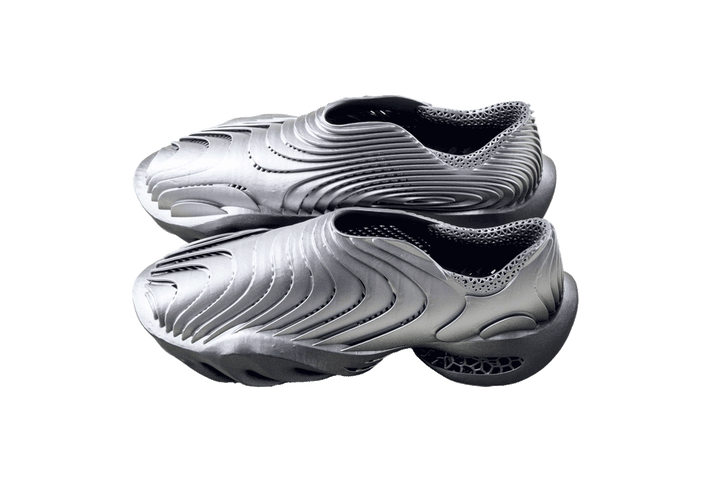 〈アライブフォーム〉の靴