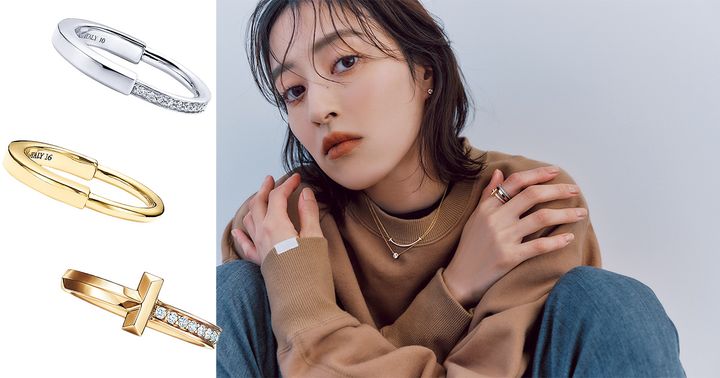 ティファニーロックとティファニーTワンのリングとスウェットコーデにティファニーのリングとネックレスを重ね付けした岡本あずささん