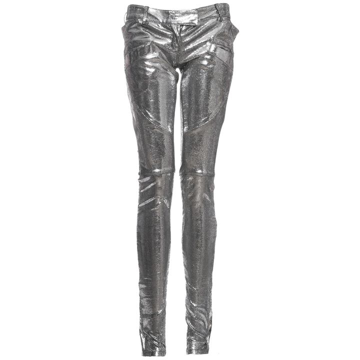 バルマンのメタリックパンツ。