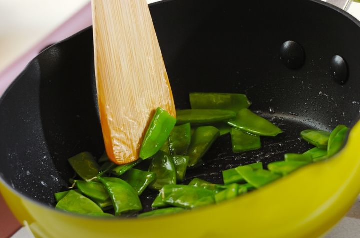 キヌサヤの卵炒めの作り方1