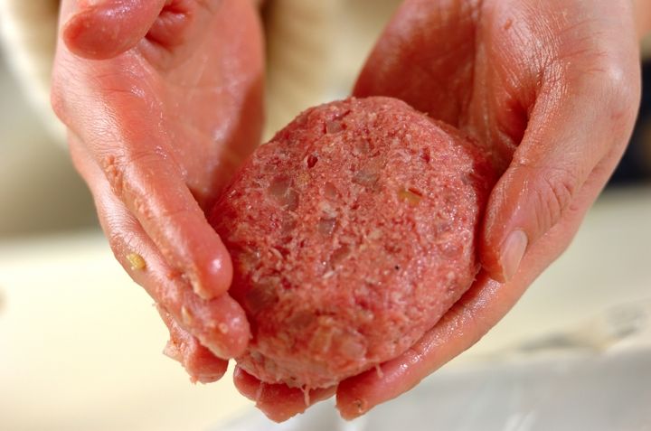 ハンバーグのトマトチーズがけの作り方2