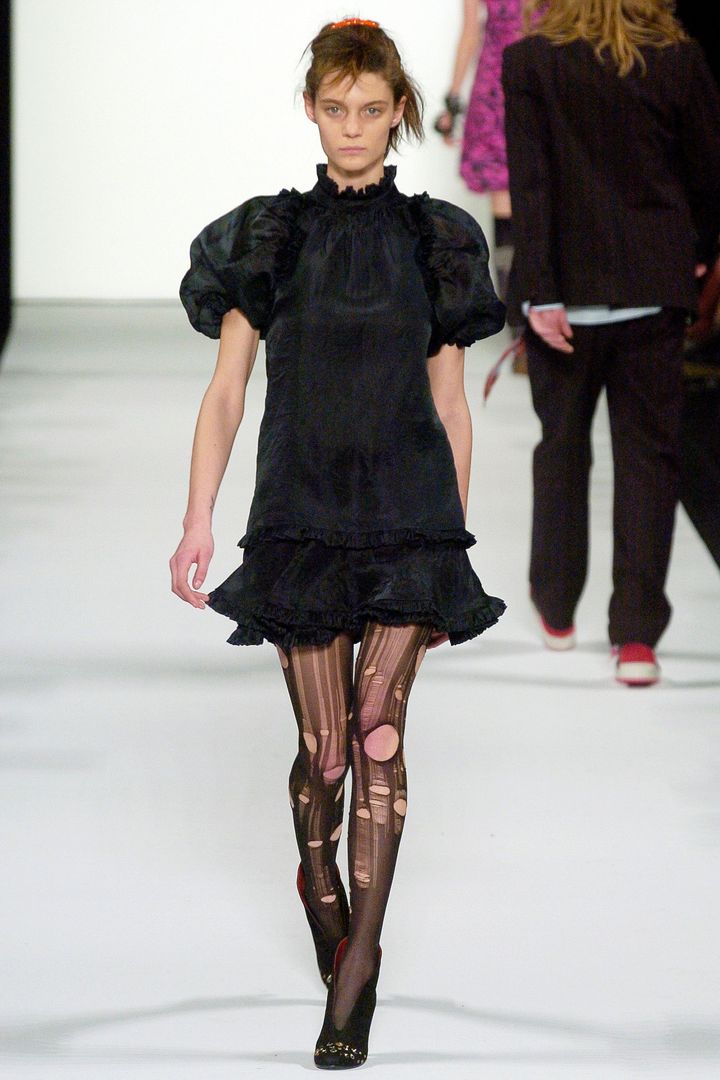 マーク・バイ・マーク・ジェイコブス 2005-06年秋冬コレクションより。