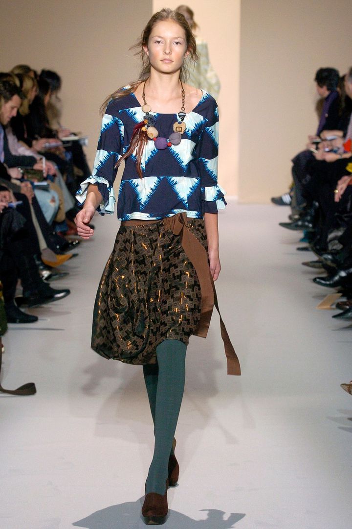 マルニ 2005-06年秋冬コレクションより。