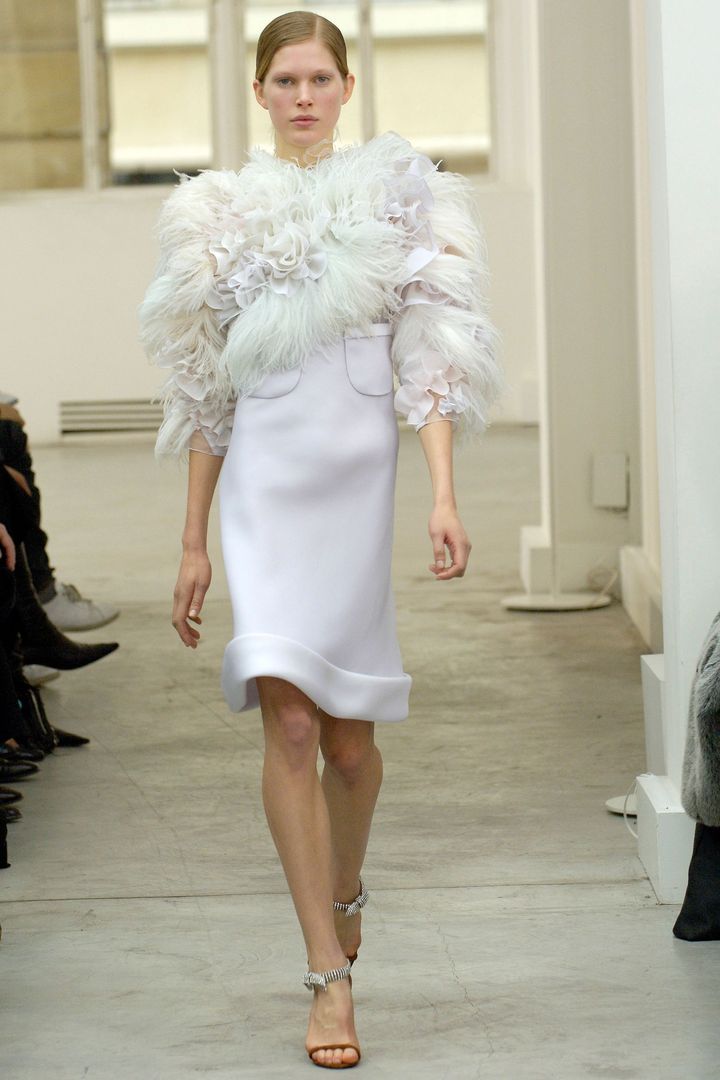 バレンシアガ 2005-06年秋冬コレクションより。