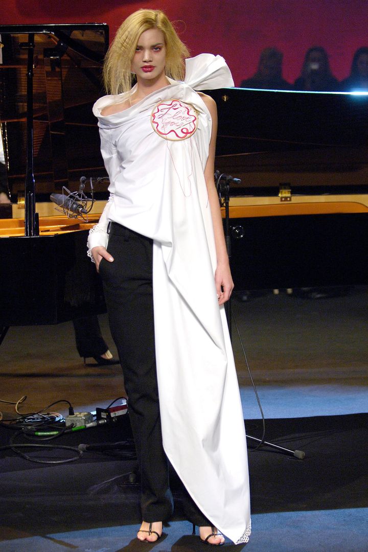 ヴィクター＆ロルフ 2005-06年秋冬コレクションより。