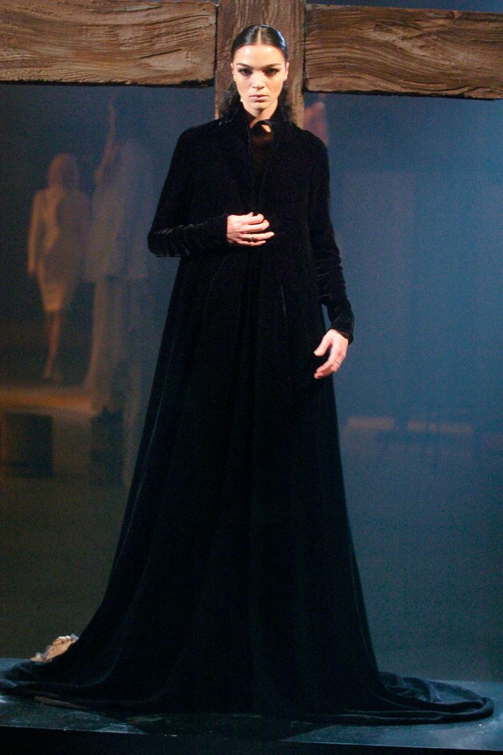 リカルド ティッシ 2005-06年秋冬コレクションより。