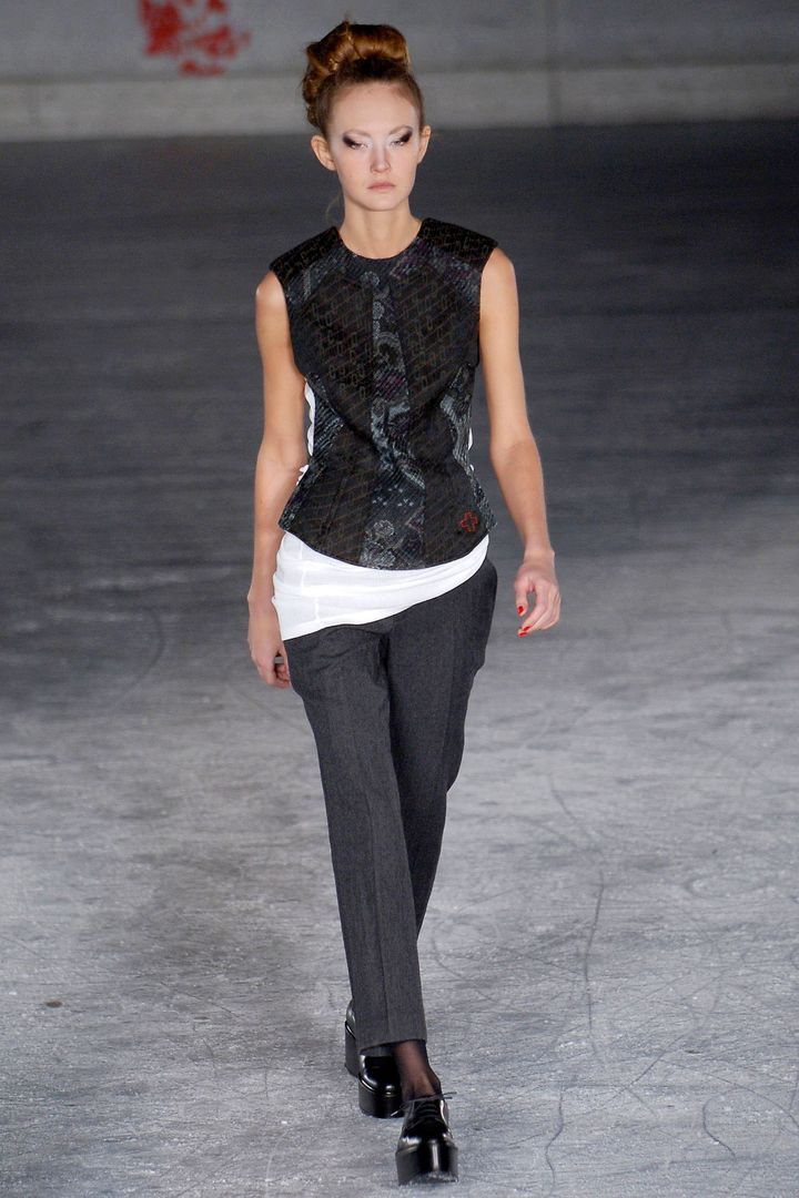 A.F.ヴァンデヴォースト 2005-06年秋冬コレクションより。