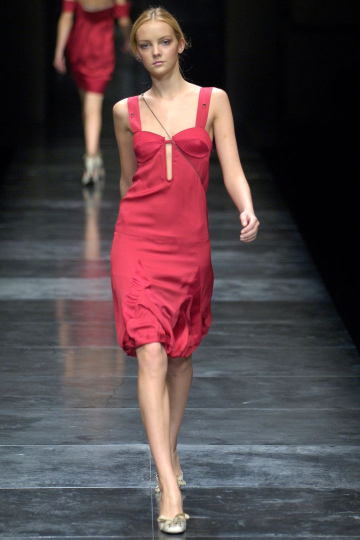 ステラ マッカートニー 2005-06年秋冬コレクションより。