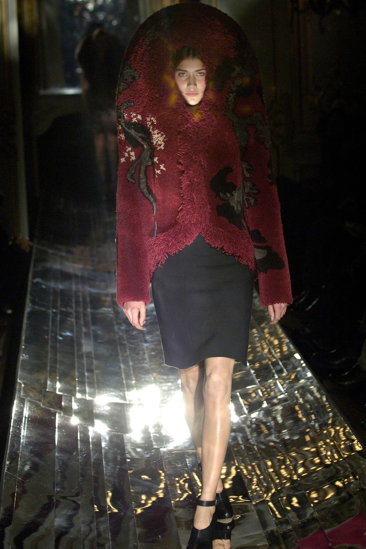 チャラヤン 2005-06年秋冬コレクションより。