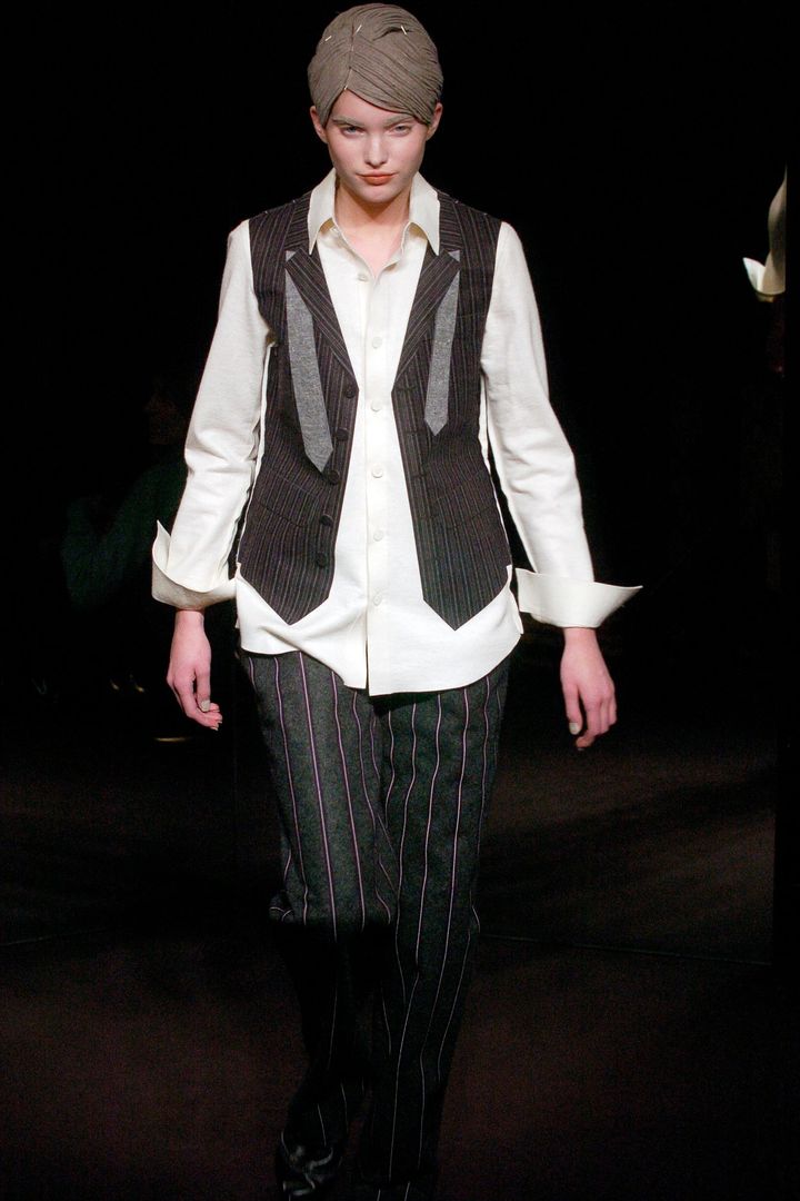 アンダーカバー 2005-06年秋冬コレクションより。