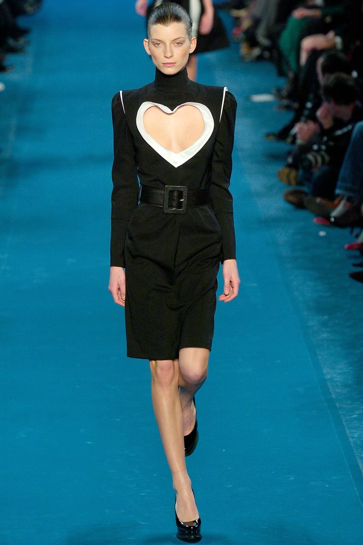 サンローラン 2005-06年秋冬コレクションより。