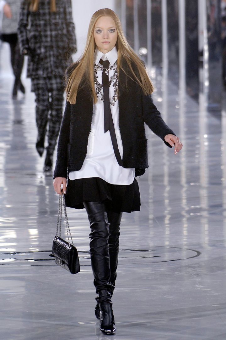 シャネル 2005-06年秋冬コレクションより。