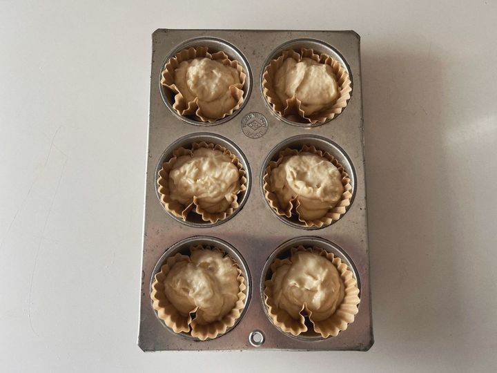 【簡単米粉レシピ】バナあんクリームチーズの米粉マフィン【渡辺友美子のコーヒーに合うお菓子のレシピ vol.70 〜レシピで旅するヨーロッパ〜】