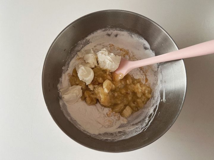 【簡単米粉レシピ】バナあんクリームチーズの米粉マフィン【渡辺友美子のコーヒーに合うお菓子のレシピ vol.70 〜レシピで旅するヨーロッパ〜】