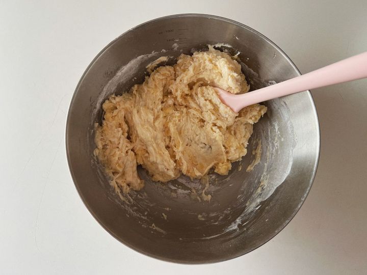 【簡単米粉レシピ】バナあんクリームチーズの米粉マフィン【渡辺友美子のコーヒーに合うお菓子のレシピ vol.70 〜レシピで旅するヨーロッパ〜】