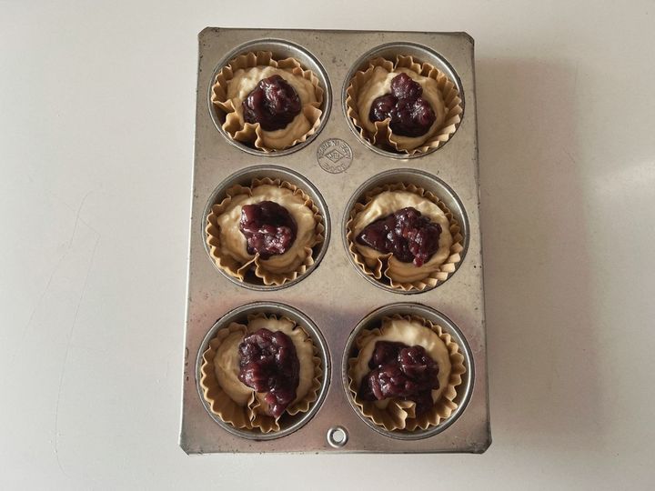 【簡単米粉レシピ】バナあんクリームチーズの米粉マフィン【渡辺友美子のコーヒーに合うお菓子のレシピ vol.70 〜レシピで旅するヨーロッパ〜】