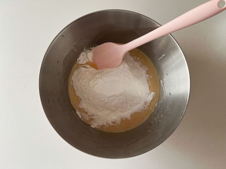 【簡単米粉レシピ】バナあんクリームチーズの米粉マフィン【渡辺友美子のコーヒーに合うお菓子のレシピ vol.70 〜レシピで旅するヨーロッパ〜】