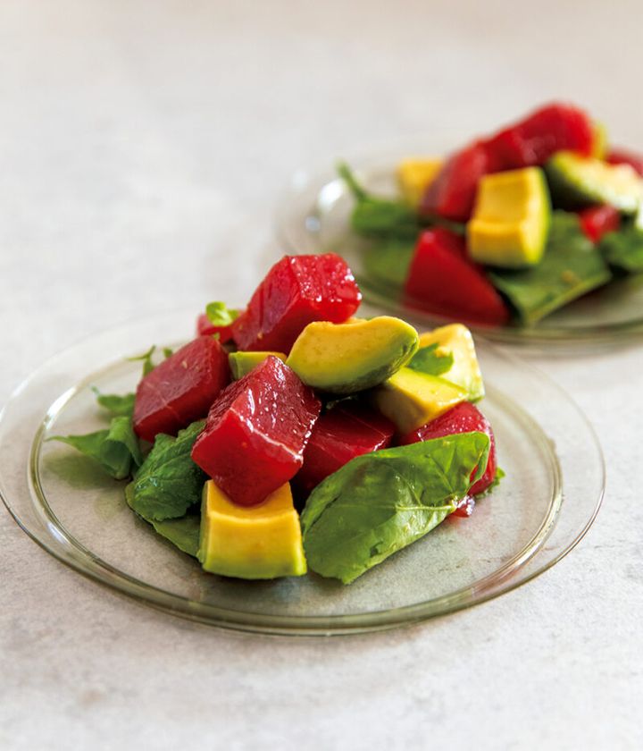 和と洋が調和するひと皿 「まぐろとアボカドの漬け」