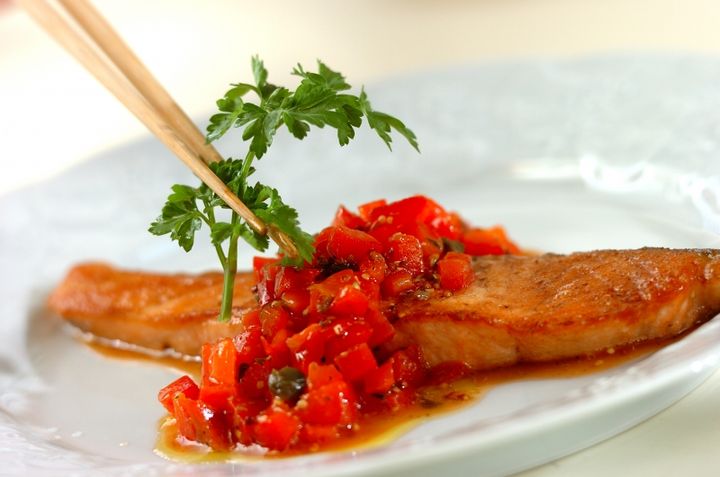 パプリカソースがけサーモンのムニエルの作り方3