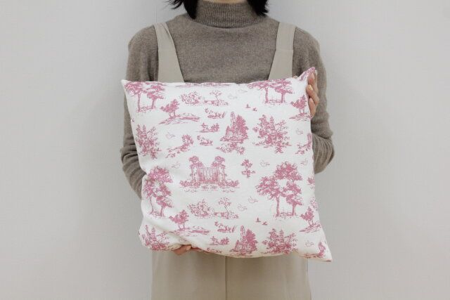 クッション（インド綿混 トワルドジュイ） サイズ感