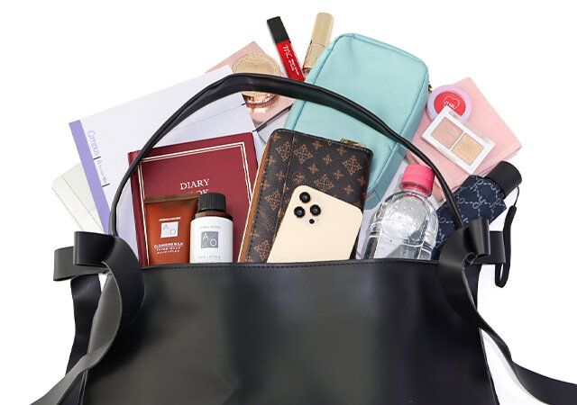 サイドリボンレザートートバッグ 荷物が一つにまとまる