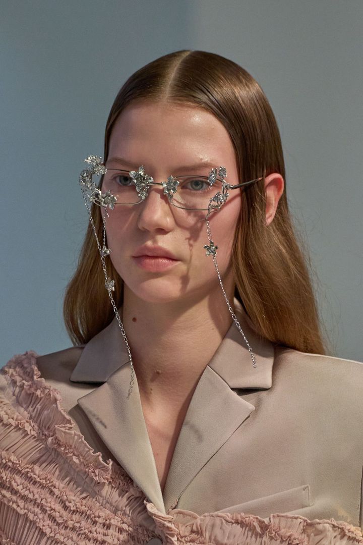 ロク 2025年春夏コレクションより。