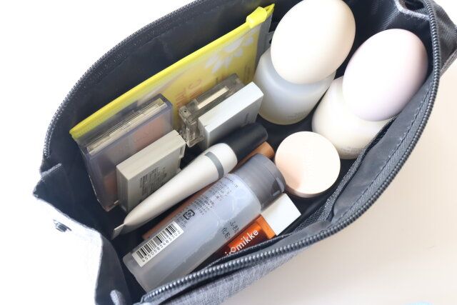 ダイソー ペンケース（マチが広がる、ボタン付） ボタン マチが広がる サイズ感 使用例