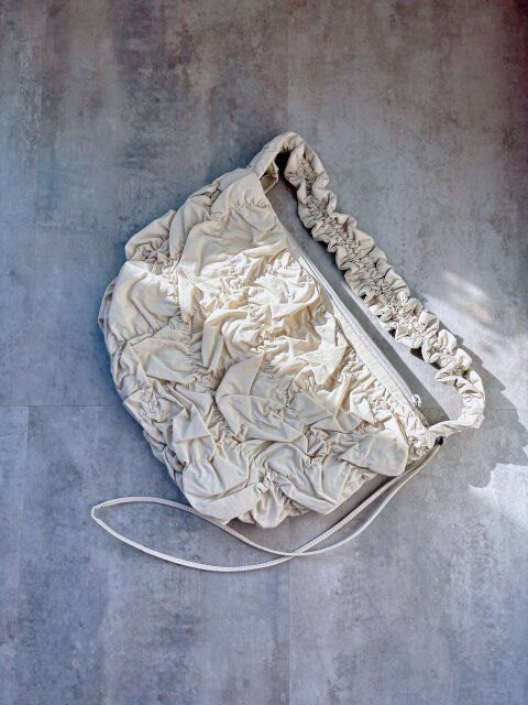 GU ギャザーショルダーバッグ NATURAL